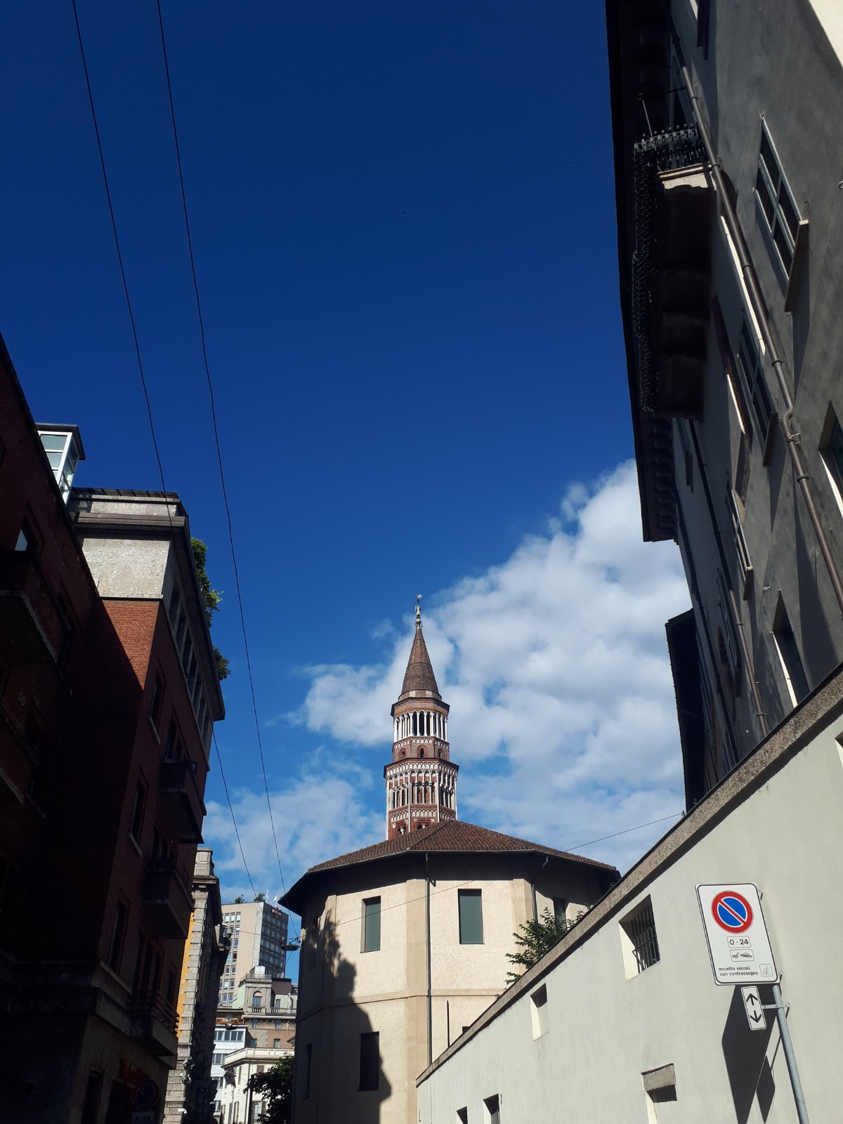 Uffici Ambrosianeum chiusi venerdì 3 giugno